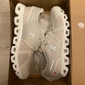 On cloud 5 running Shoe